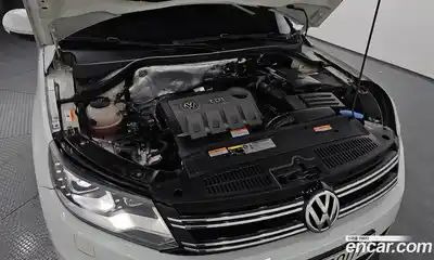 Volkswagen Tiguan 2015 2.0 Автомат в Москве № 200078, миниатюра 6