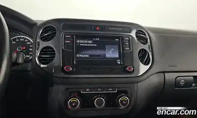 Volkswagen Tiguan 2015 2.0 Автомат в Москве № 200078, миниатюра 7