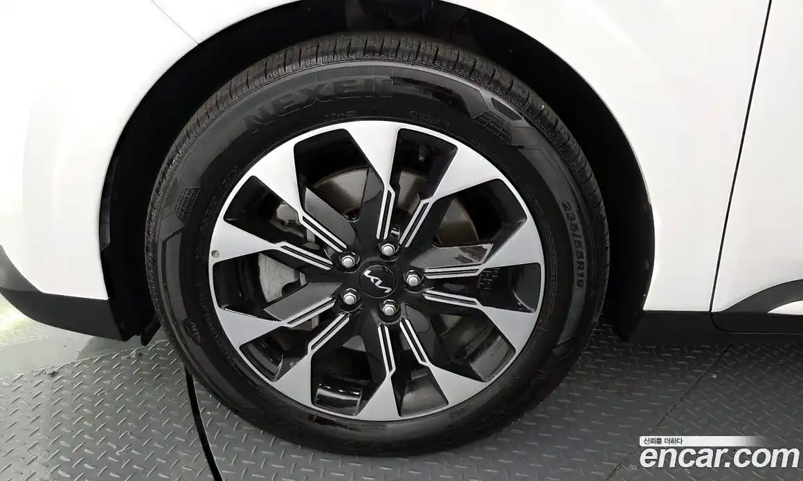 Kia Canival 2023 2.2 Автомат в Москве № 20982, фото 5