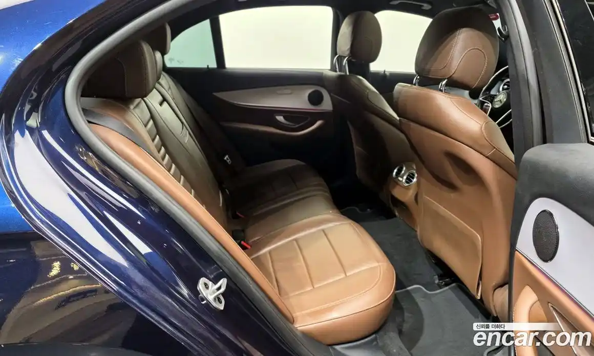 Mercedes-Benz E-Class 2020 2.0 Автомат в Москве № 212038, фото 19