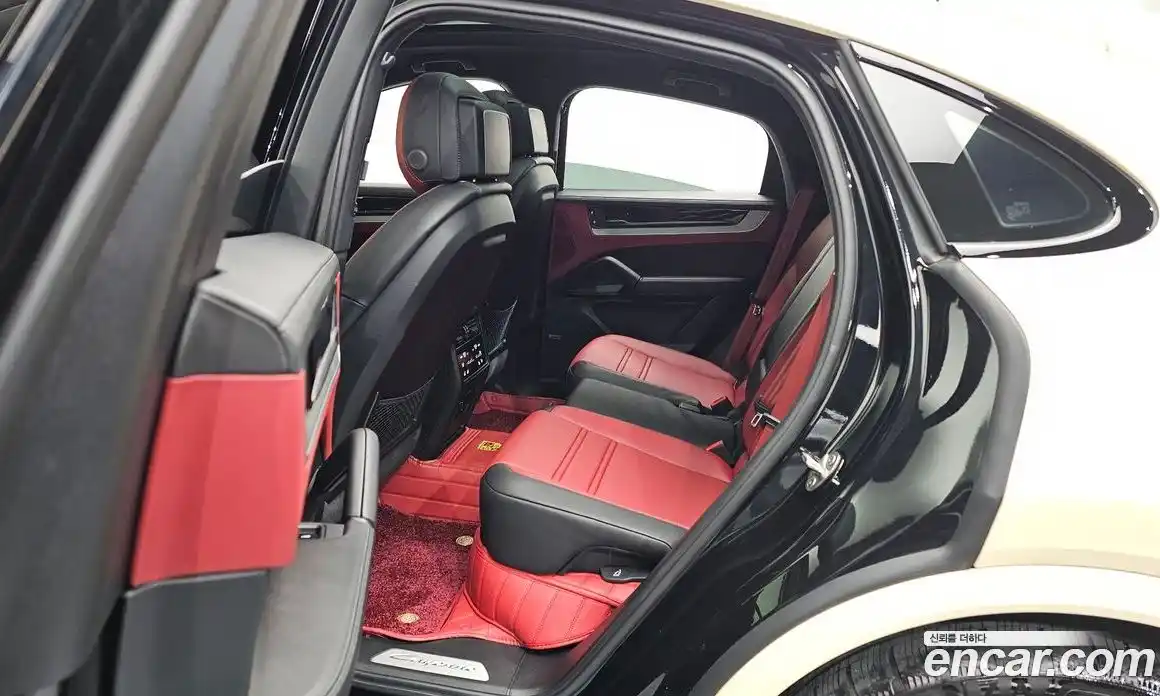 Porsche Cayenne 2024 3.0 Автомат в Москве № 213037, фото 11