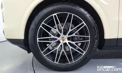 Porsche Cayenne 2024 3.0 Автомат в Москве № 213037, миниатюра 5