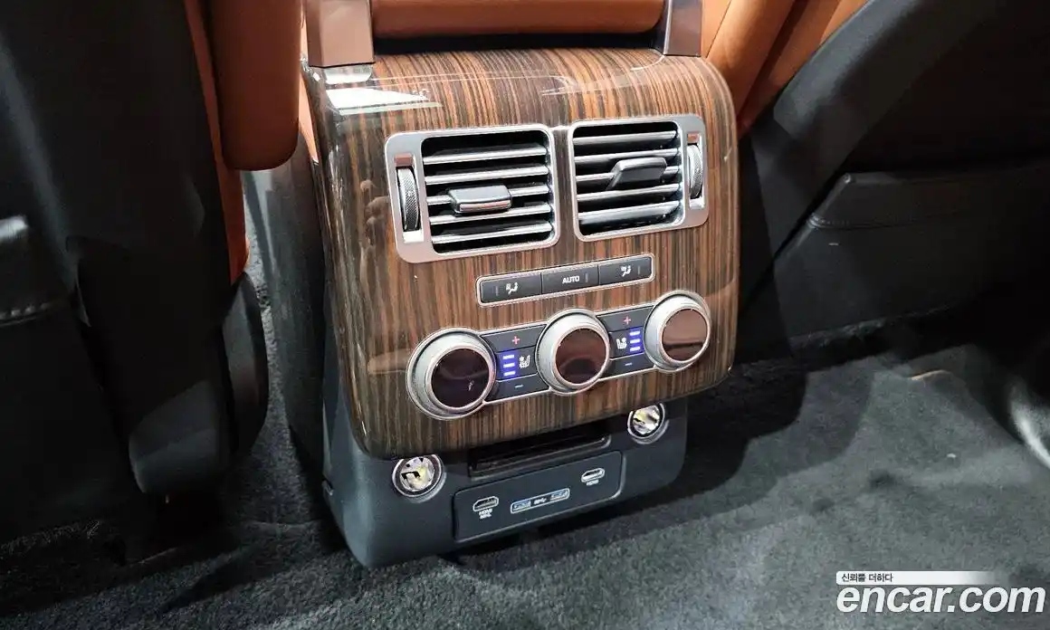 Land Rover Range-Rover 2017 4.4 Автомат в Москве № 213784, фото 18