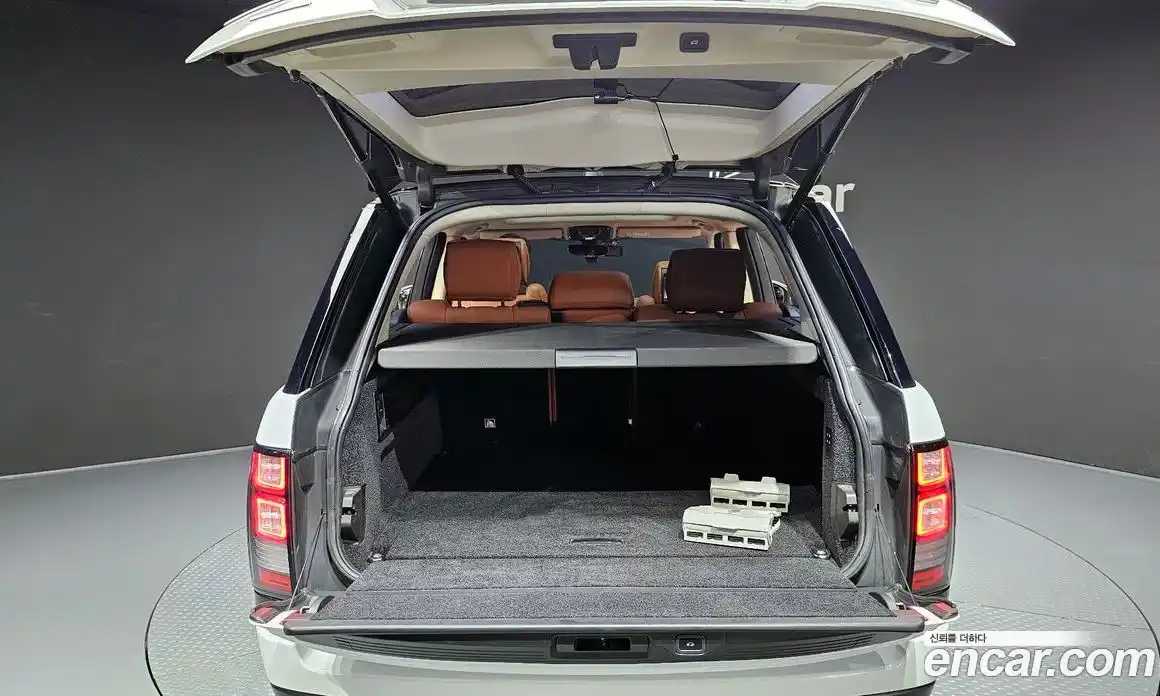 Land Rover Range-Rover 2017 4.4 Автомат в Москве № 213784, фото 20