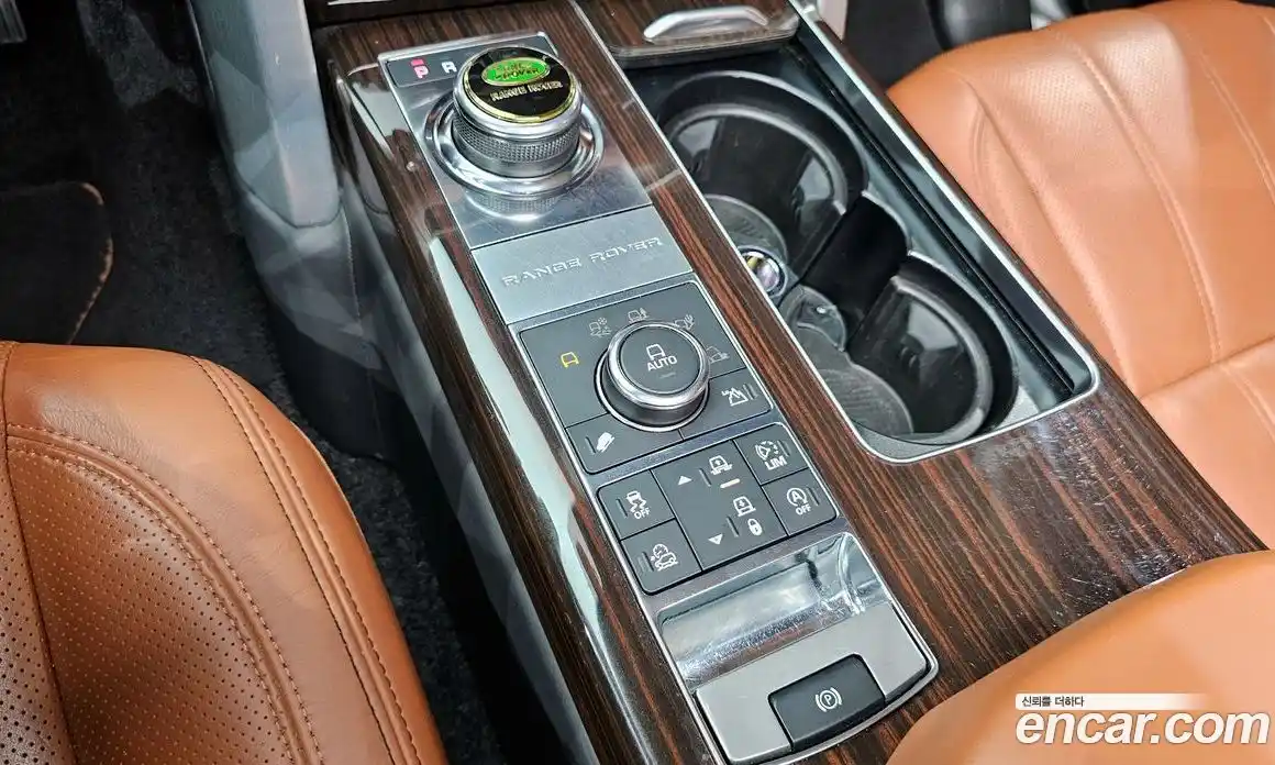 Land Rover Range-Rover 2017 4.4 Автомат в Москве № 213784, фото 9