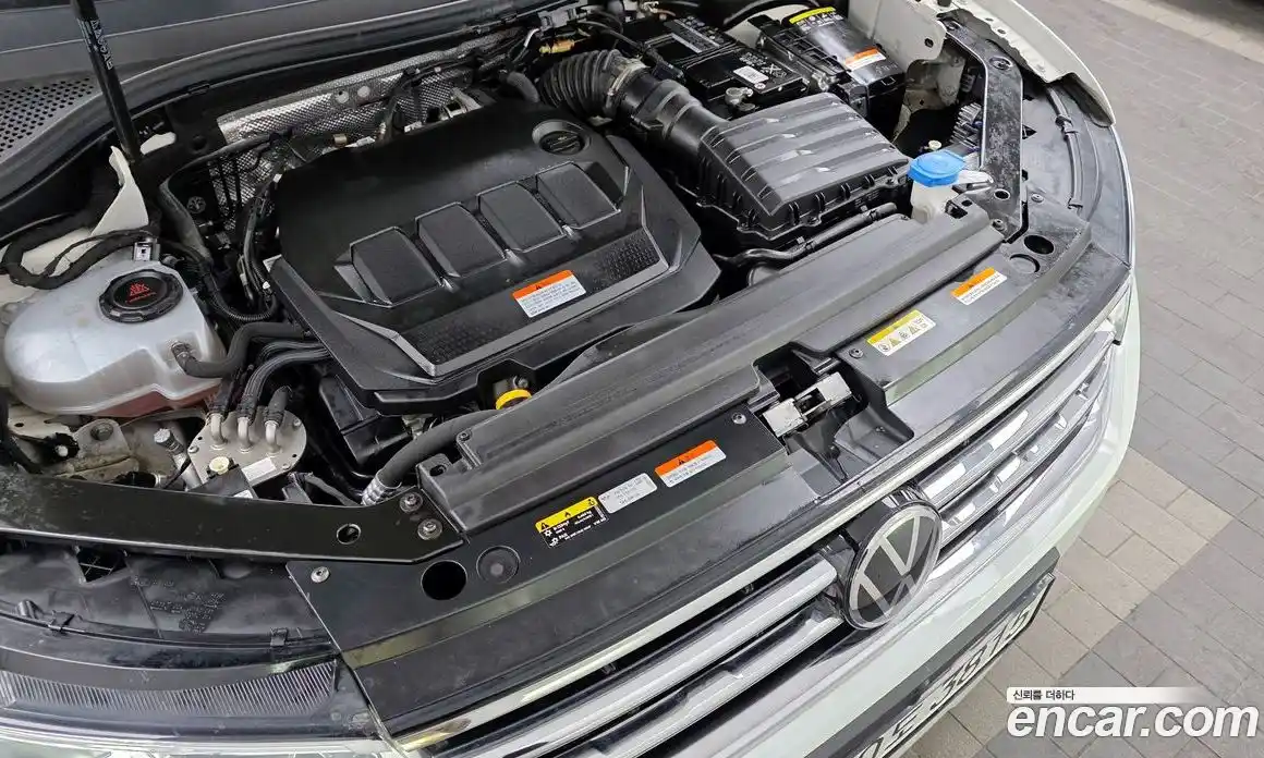 Volkswagen Tiguan 2023 2.0 Автомат в Москве № 215065, фото 11