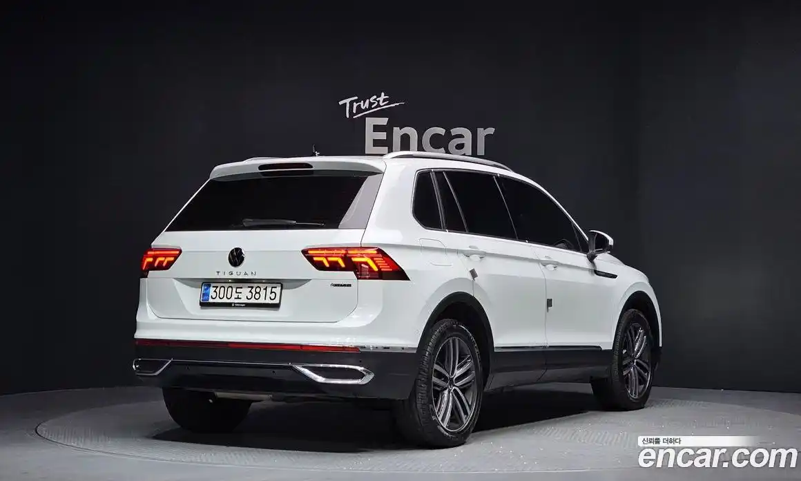 Volkswagen Tiguan 2023 2.0 Автомат в Москве № 215065, фото 14