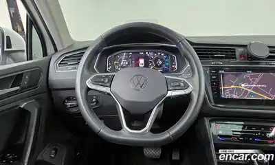 Volkswagen Tiguan 2023 2.0 Автомат в Москве № 215065, миниатюра 4