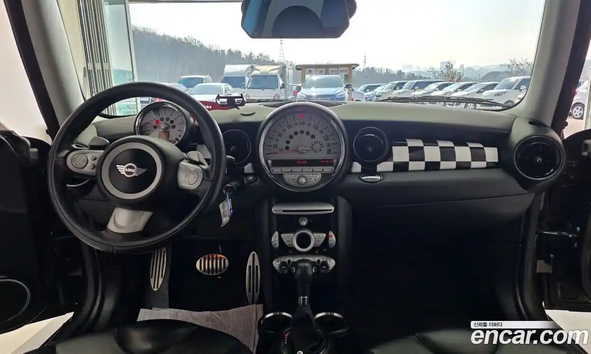 Mini Clubman 2010 1.6 Автомат в Москве № 224317, фото 12