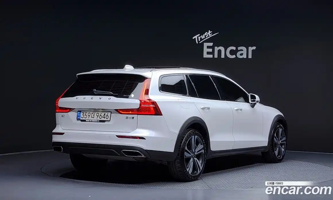 Volvo V60 2021 2.0 Автомат в Москве № 230513, фото 6