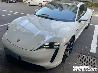 Porsche Taycan, 2023