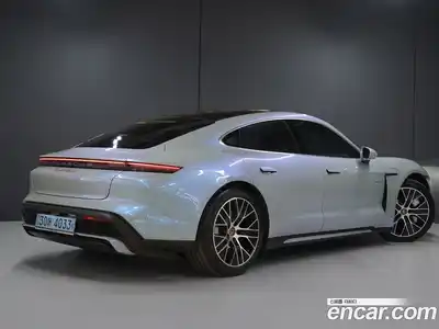 Porsche Taycan 2021 0.1 Автомат в Москве № 231033, миниатюра 2