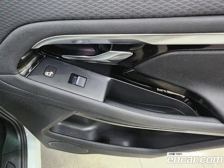 Land Rover Range-Rover Evoque 2021 2.0 Автомат в Москве № 231337, фото 16