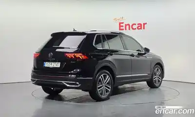 Volkswagen Tiguan 2022 2.0 Автомат в Москве № 232117, миниатюра 11