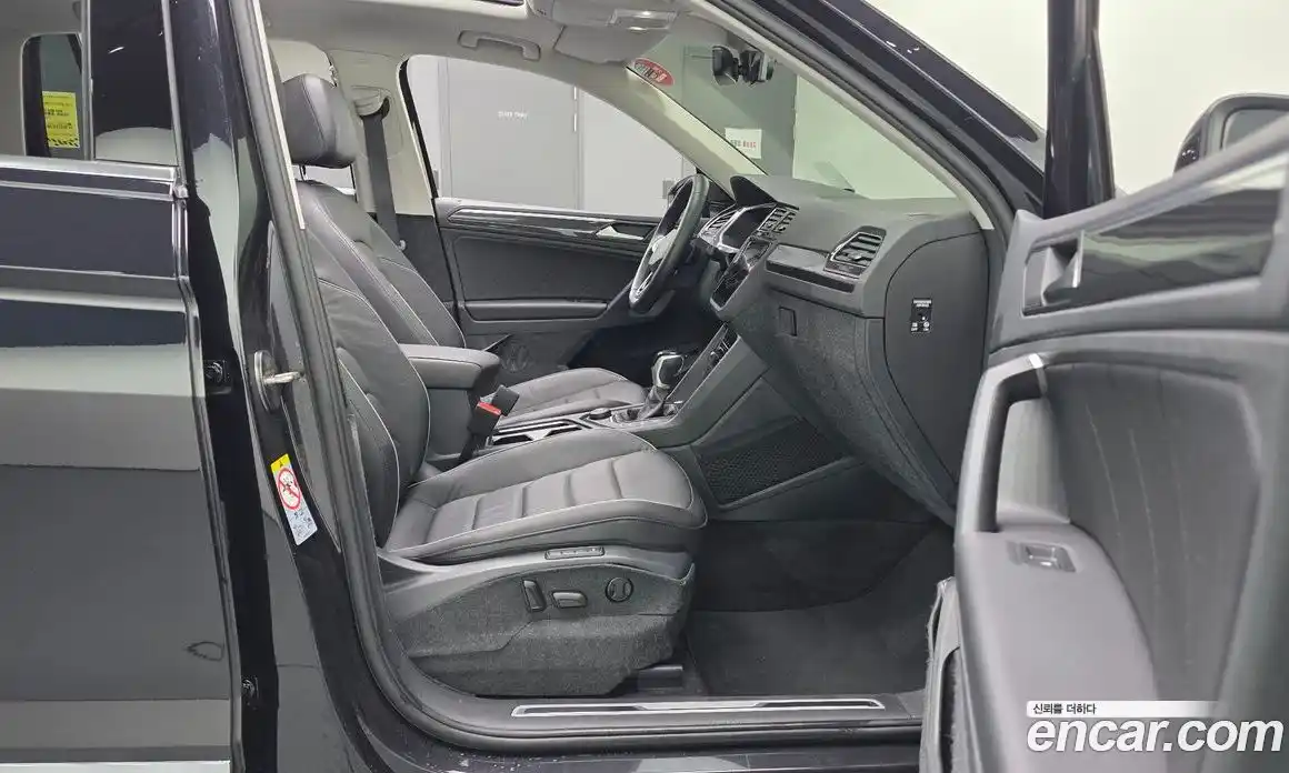 Volkswagen Tiguan 2022 2.0 Автомат в Москве № 232117, фото 16