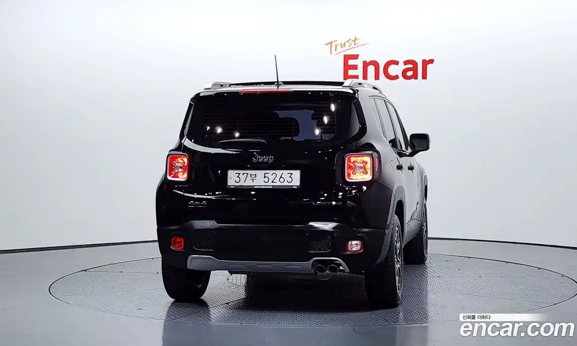 Jeep Renegade 2017 2.0 Автомат в Москве № 232390, фото 17