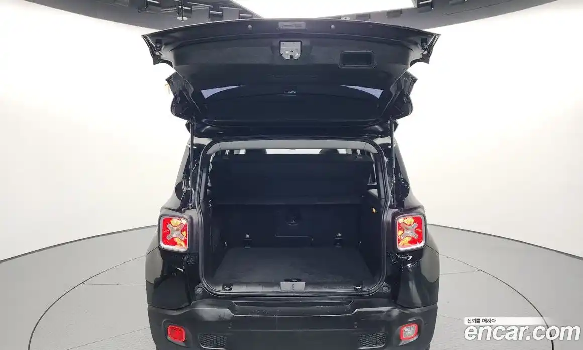 Jeep Renegade 2017 2.0 Автомат в Москве № 232390, фото 18