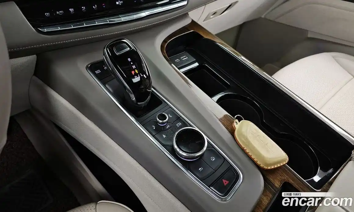 Cadillac Escalade 2023 6.2 Автомат в Москве № 256416, фото 8