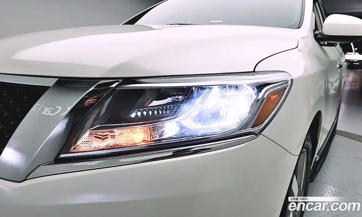 Nissan Pathfinder 2016 3.5 Вариатор в Москве № 285072, фото 18