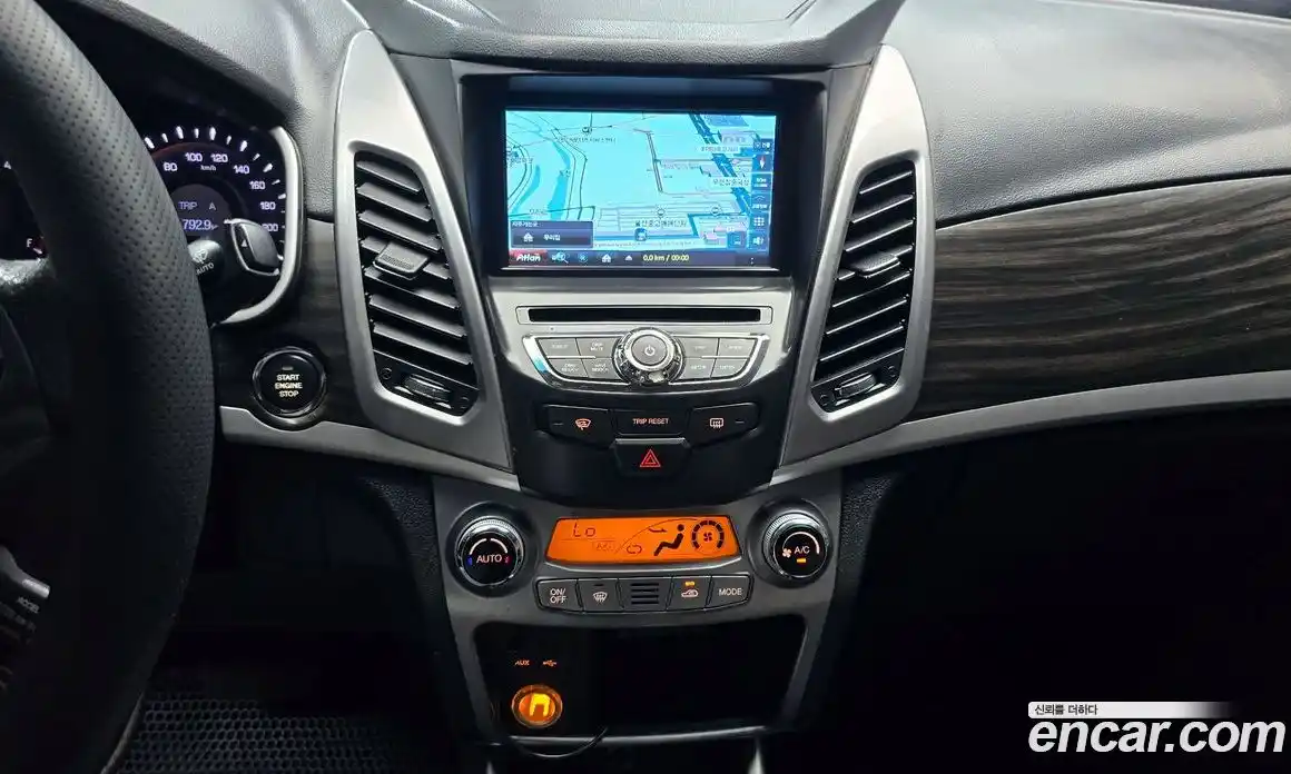 SsangYong Korando 2015 2.0 Автомат в Москве № 28734, фото 16