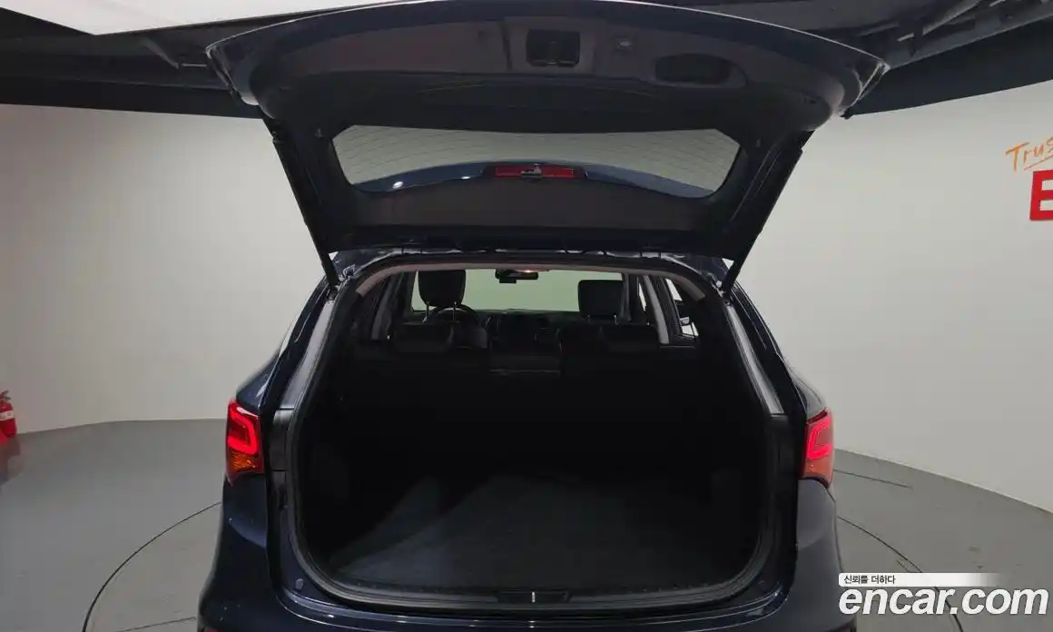 Hyundai Santa Fe 2018 2.0 Автомат в Москве № 305394, фото 3