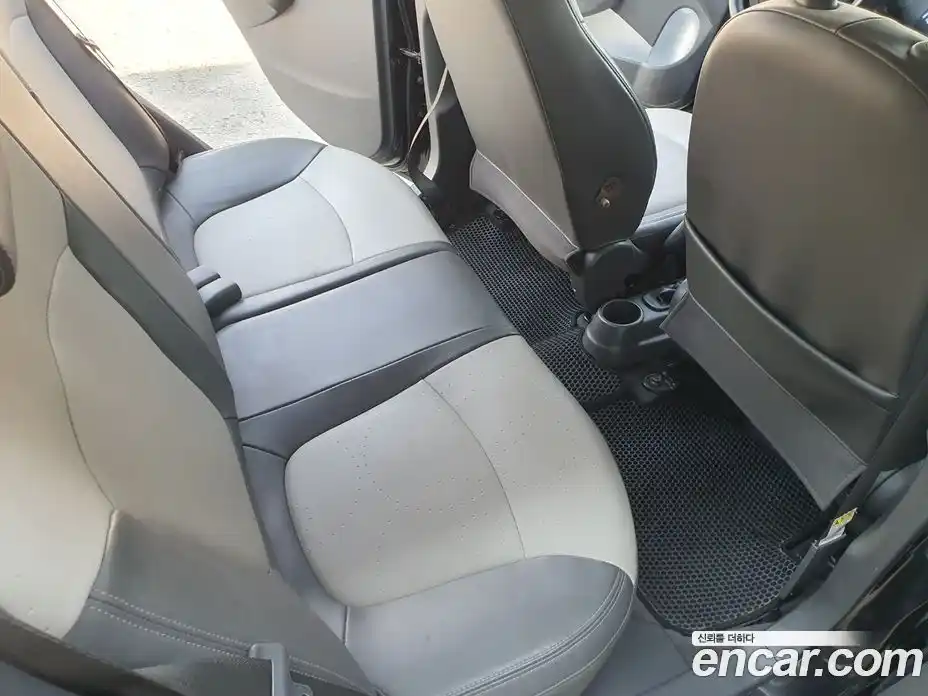 Chevrolet Spark 2012 1.0 Автомат в Москве № 314621, фото 11