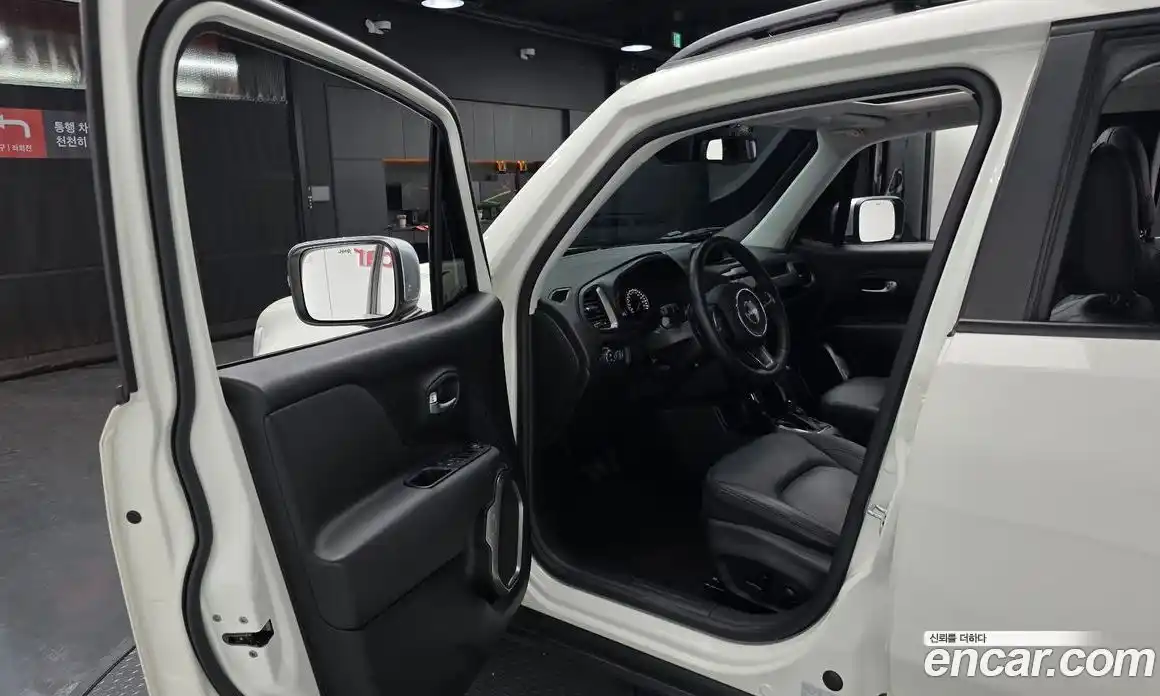 Jeep Renegade 2022 1.3 Автомат в Москве № 318173, фото 13