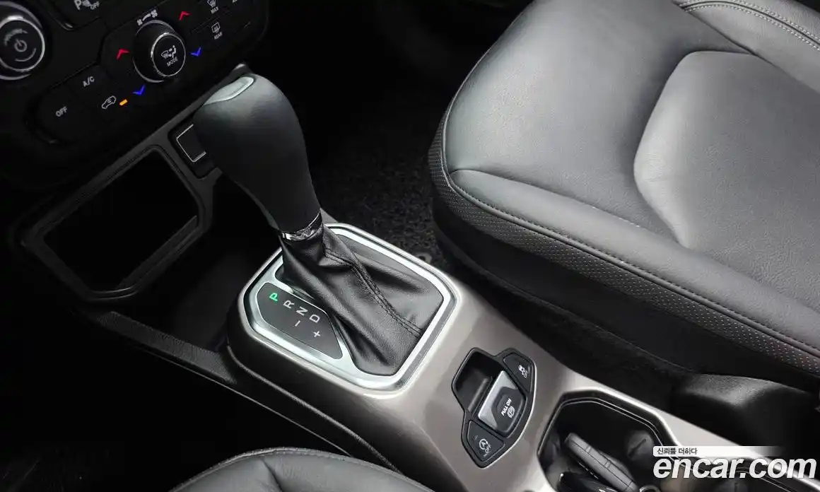 Jeep Renegade 2022 1.3 Автомат в Москве № 318173, фото 3