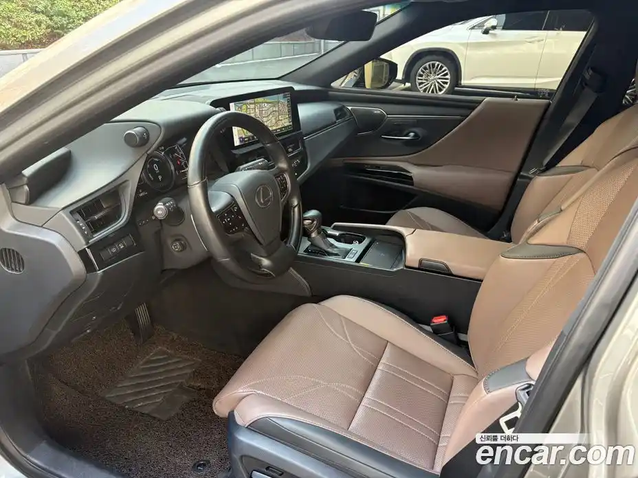 Lexus ES 2025 2.5 Автомат в Москве № 334384, фото 12