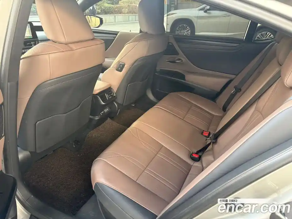 Lexus ES 2025 2.5 Автомат в Москве № 334384, фото 13