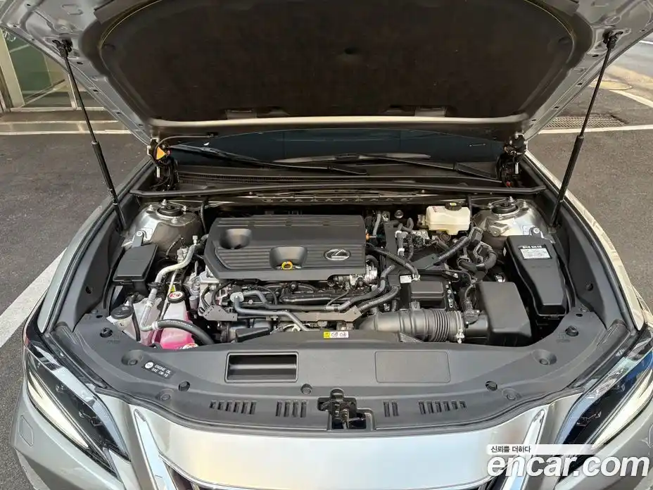 Lexus ES 2025 2.5 Автомат в Москве № 334384, фото 14