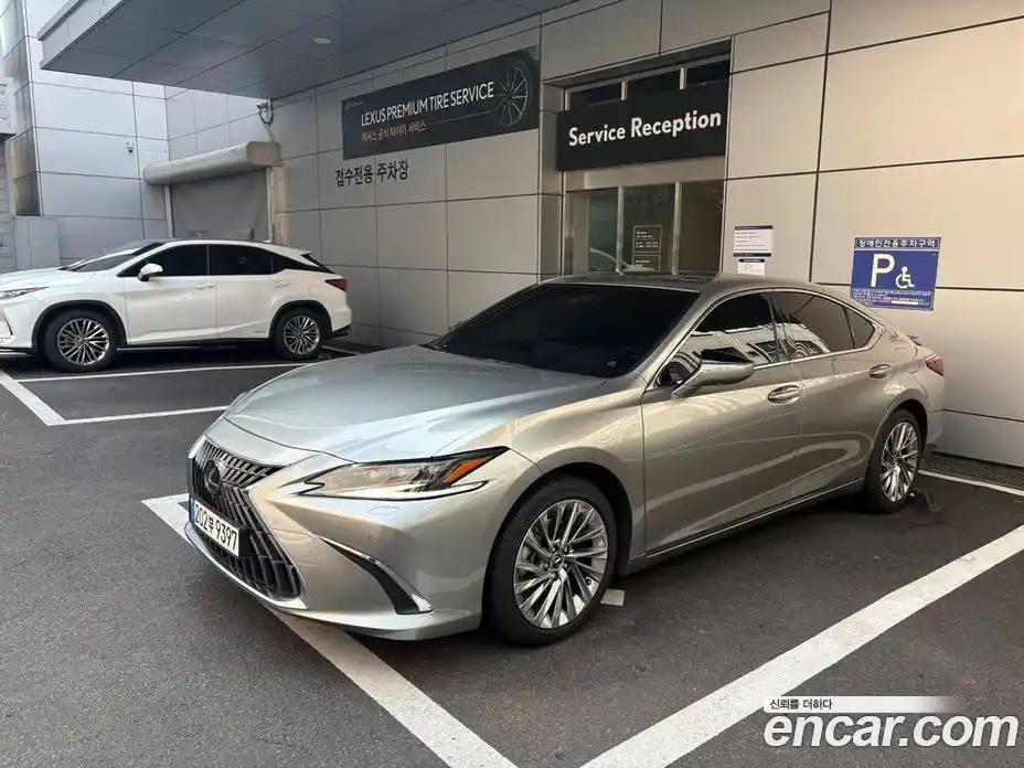Lexus ES 2025 2.5 Автомат в Москве № 334384, фото 3