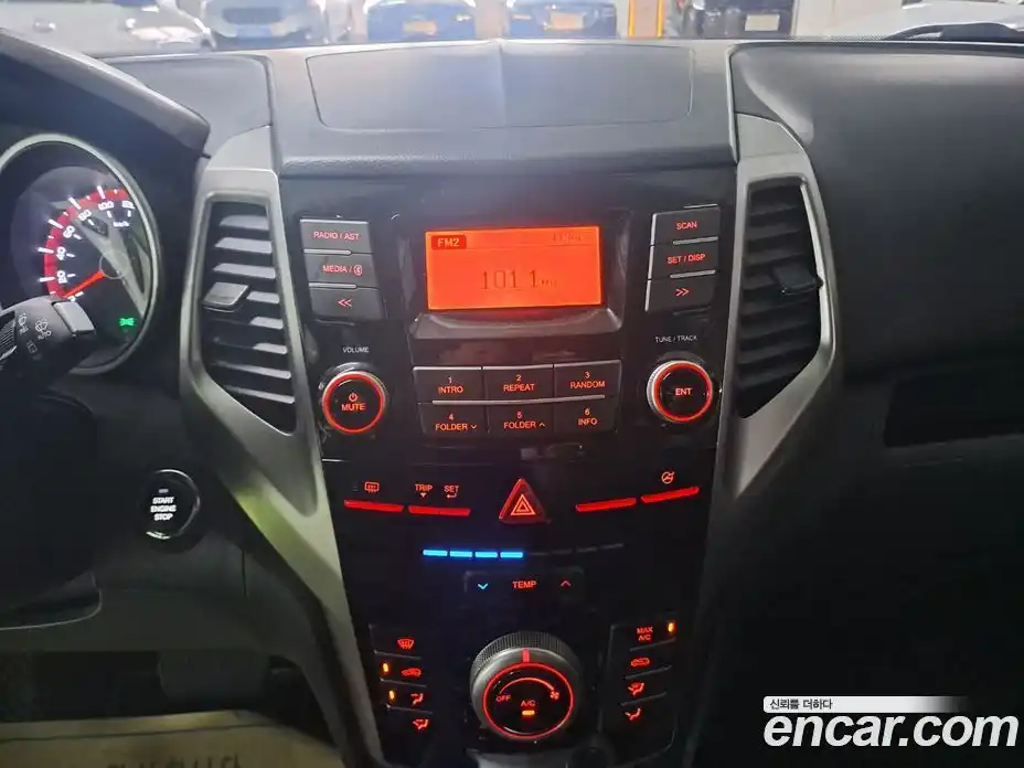 SsangYong TIBOLI 2016 1.6 Автомат в Москве № 34632, фото 15