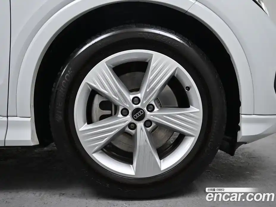 Audi Q4 e-tron 2023 0.1 Автомат в Москве № 373416, фото 5