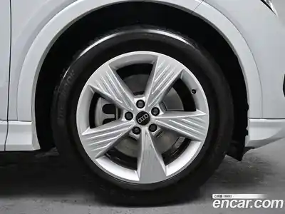 Audi Q4 e-tron 2023 0.1 Автомат в Москве № 373416, миниатюра 5