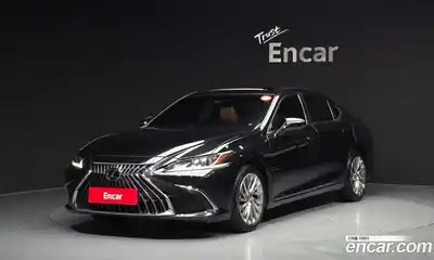 Lexus ES, 2023