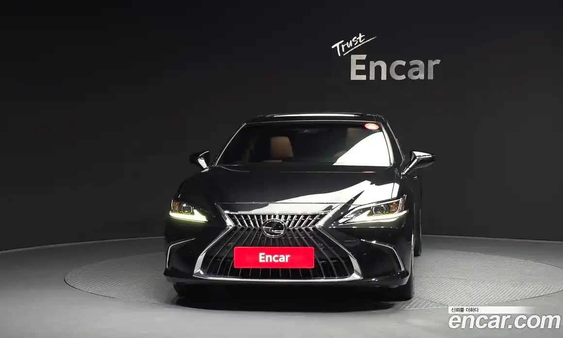 Lexus ES 2023 2.5 Автомат в Москве № 382063, фото 3