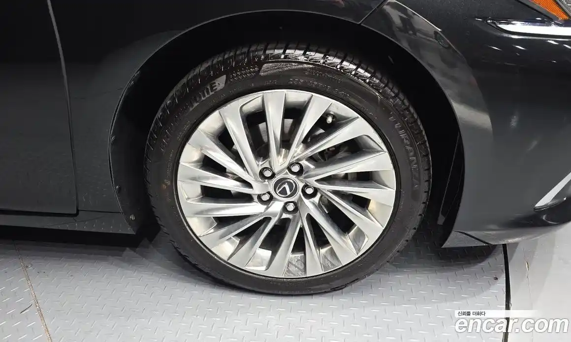 Lexus ES 2023 2.5 Автомат в Москве № 382063, фото 5