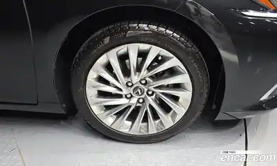 Lexus ES 2023 2.5 Автомат в Москве № 382063, миниатюра 5