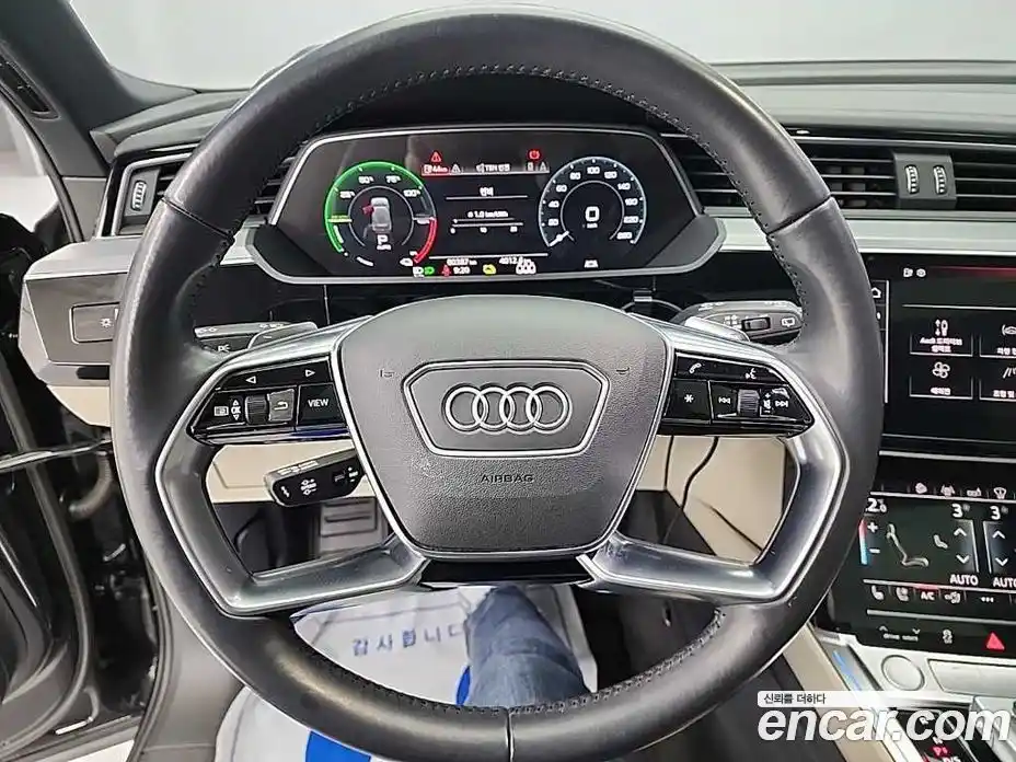 Audi e-tron 2020 0.1 Автомат в Москве № 428975, фото 9