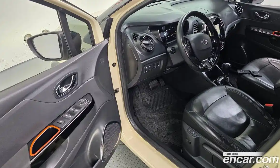 Renault QM3 2016 1.5 Автомат в Москве № 455756, фото 11