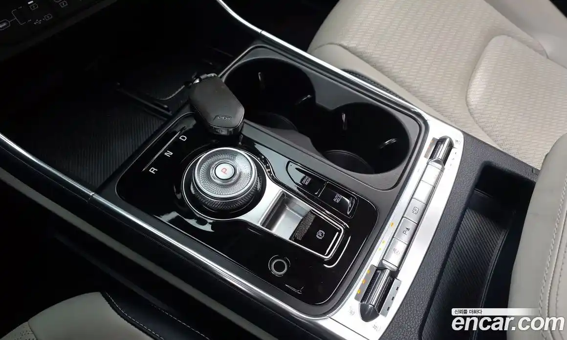 Kia Canival 2025 1.6 Автомат в Москве № 461389, фото 9