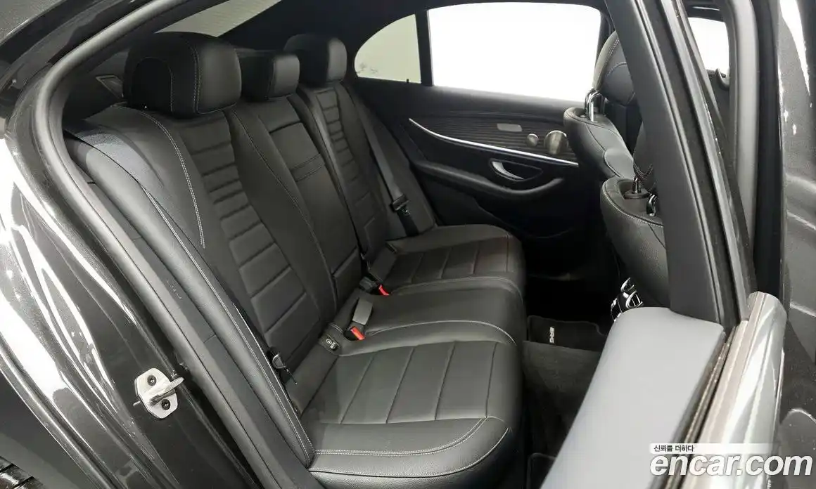 Mercedes-Benz E-Class 2022 2.0 Автомат в Москве № 466159, фото 12