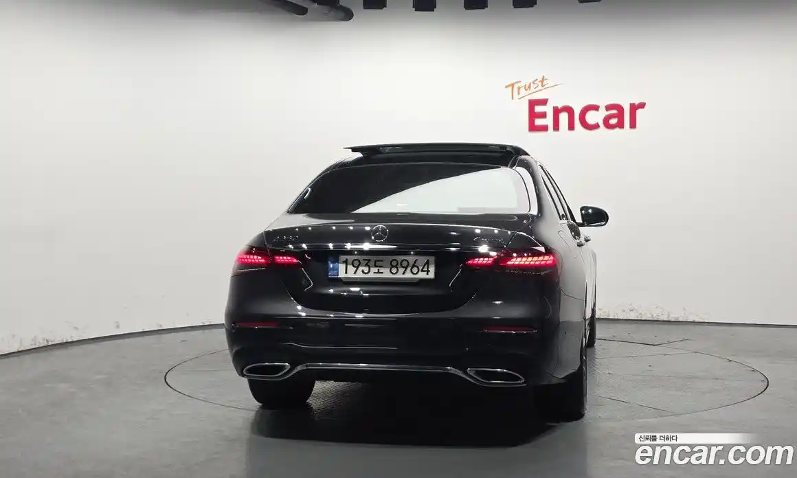 Mercedes-Benz E-Class 2022 2.0 Автомат в Москве № 466159, фото 4