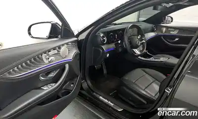 Mercedes-Benz E-Class 2022 2.0 Автомат в Москве № 466159, миниатюра 10