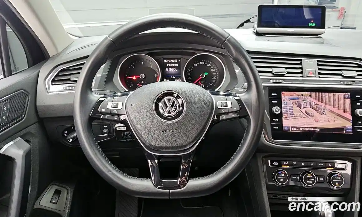 Volkswagen Tiguan 2018 2.0 Автомат в Москве № 472185, фото 13