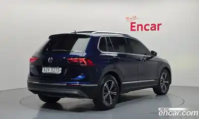 Volkswagen Tiguan 2018 2.0 Автомат в Москве № 472185, миниатюра 2