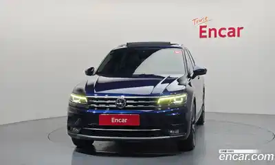 Volkswagen Tiguan 2018 2.0 Автомат в Москве № 472185, миниатюра 3