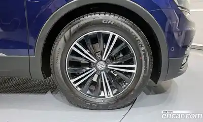 Volkswagen Tiguan 2018 2.0 Автомат в Москве № 472185, миниатюра 5