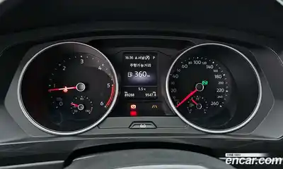 Volkswagen Tiguan 2018 2.0 Автомат в Москве № 472185, миниатюра 8